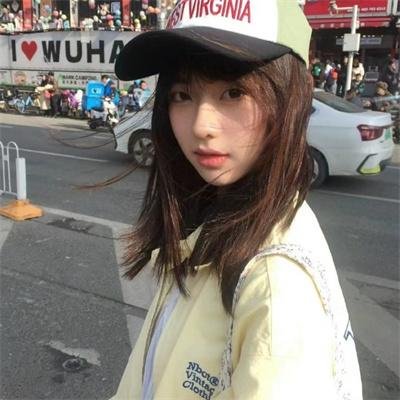 镜中的女孩